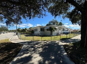 5455 NW Nw St, Miami, FL