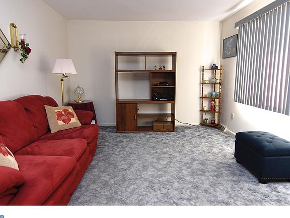 5th image of 312 Columbus St