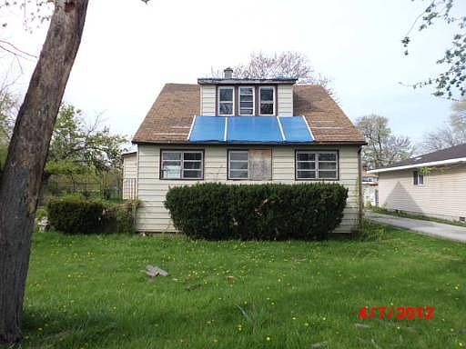2nd image of 836 Williams St