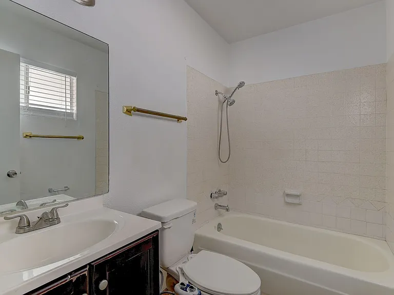 5708 Pinecone Pl — Photo 12