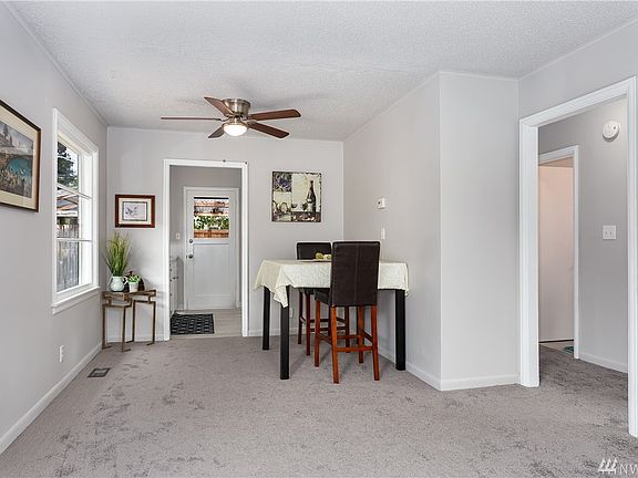 4th image of 16022 27th Ave NE