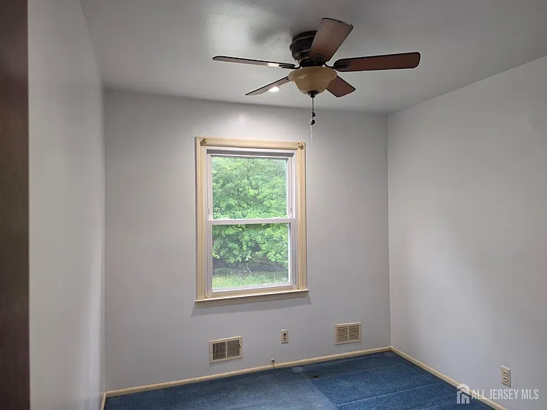 405 Frederick Ave — Photo 7