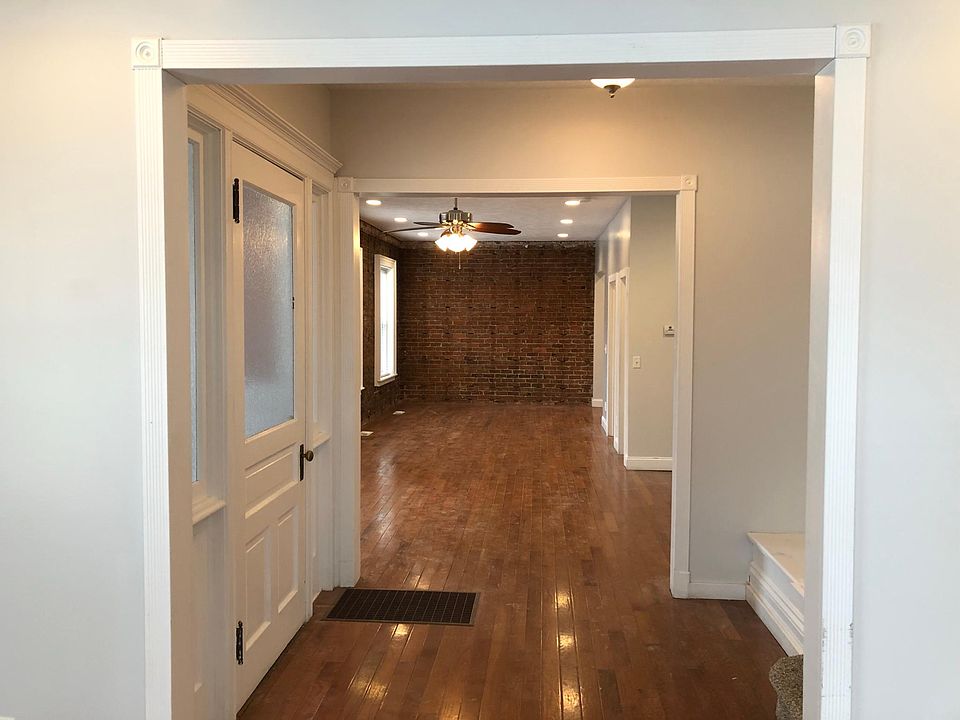 1st image of 2952 Harney St #1