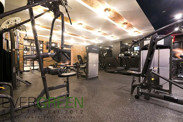 Rented by Evergreen Apartments BK | media 22