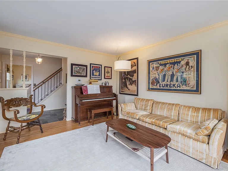 95 Parkwood Ave — Photo 8