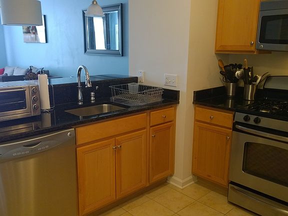 4th image of 350 W Elm St Suite 3005
