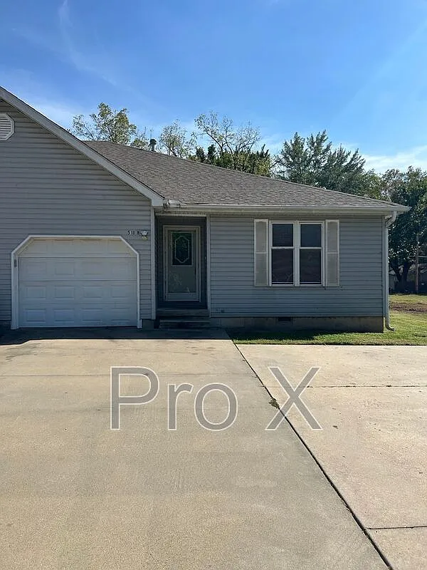 3 bed, 3.0 bath, $1,200 — Photo 1