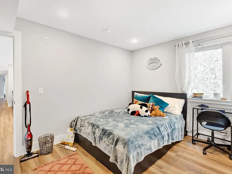 3965 Lancaster Ave #204 — Photo 8