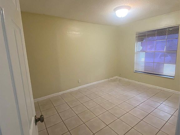 4th image of 7600 SW 10th Street