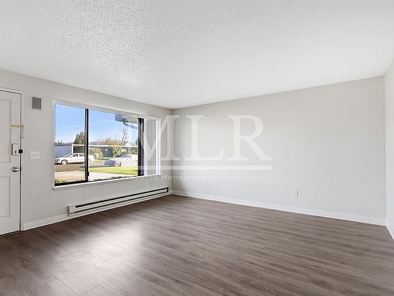 4th image of 503 11th St SE