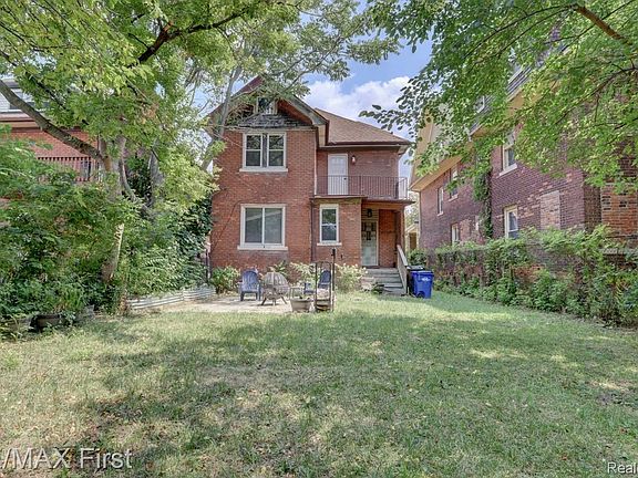 3rd image of 7455 Churchill St