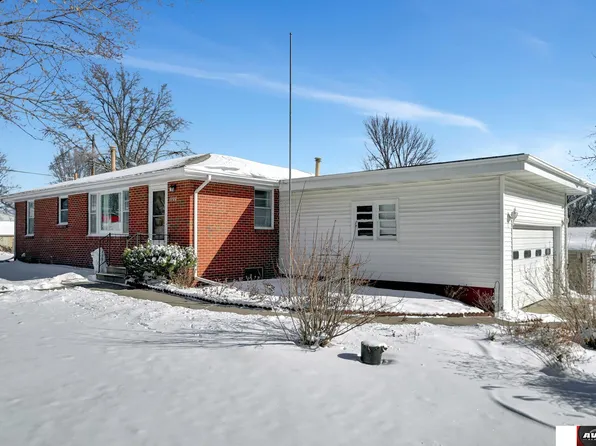 1100 N 69th St, Lincoln, NE 68505