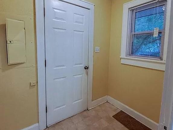4th image of 510 1/2 N Beard Ave