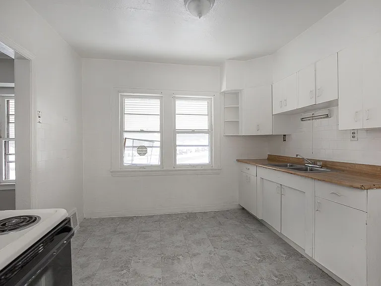 8505 Garfield — Photo 12