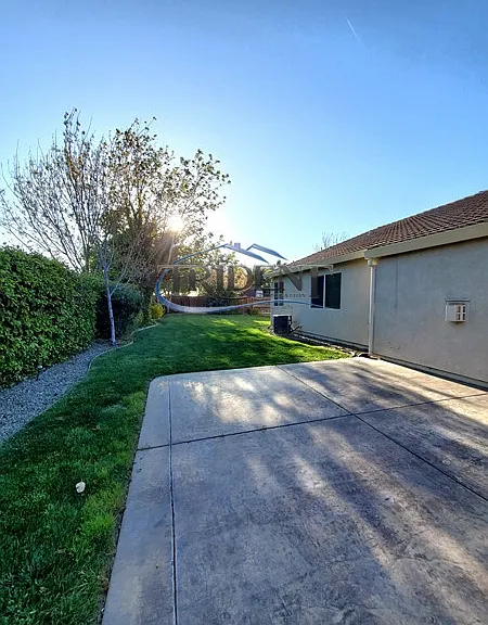 1221 Plumas Links St — Photo 15