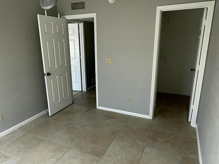 456 E Silver Creek Rd — Photo 23