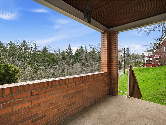 4th image of 328 Park Dr