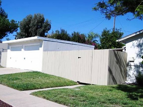 Garage: on Luna Ave