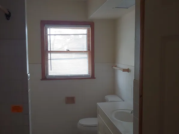 3900 N 61st St #3900, Milwaukee, WI 53216