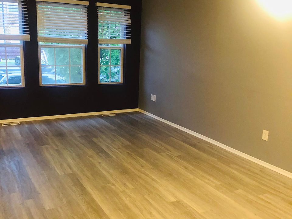 1st image of 23397 Grayson Dr