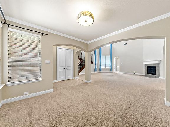 5th image of 1713 Queensgate Dr