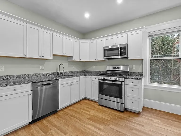 25 Howes St #3 — Photo 9