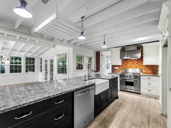 706 Sterling Dr, Charleston, SC 29412