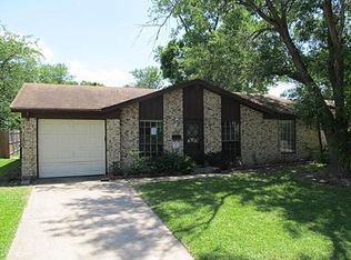 510 Meadowcreek Ln, Garland, TX 75043