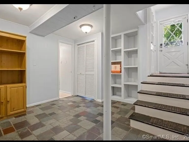 126 Linden Ave — Photo 7