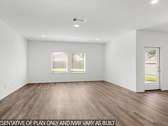 3rd image of 216 Golden Eagle Boulevard