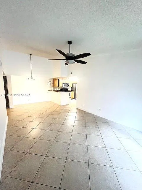 Lakes Of Jacaranda Condo — Photo 2