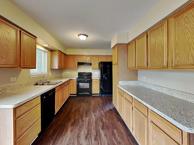 609 Red Barn Trl — Photo 3
