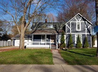 527 S Center Ave, Gaylord, MI 49735