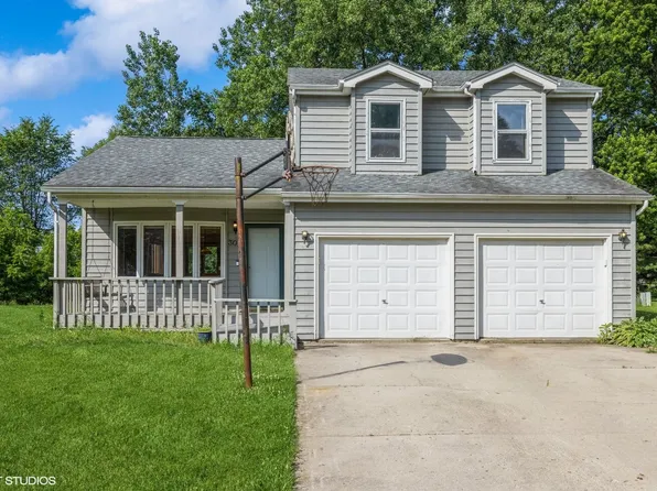 308 Liberty Ln, Woodstock, IL 60098