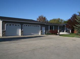 2710 N Greenwood St, La Grande, OR 97850