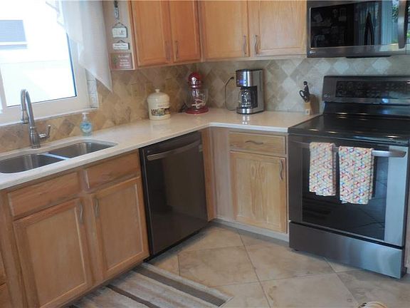 3rd image of 2515 Blackwood Cir