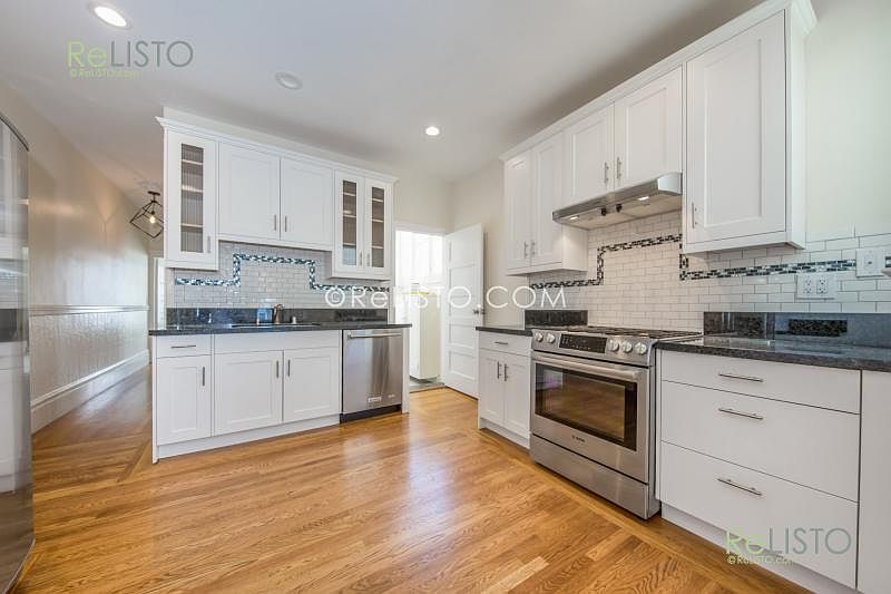 1st image of 182 Guerrero St