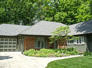 10870 Fawn Meadow Ln, Strongsville, OH 44149