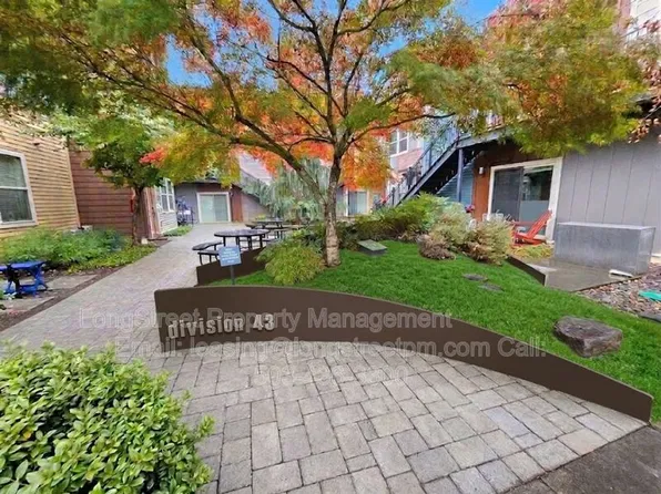 4329 SE Division St Unit D, Portland, OR 97206