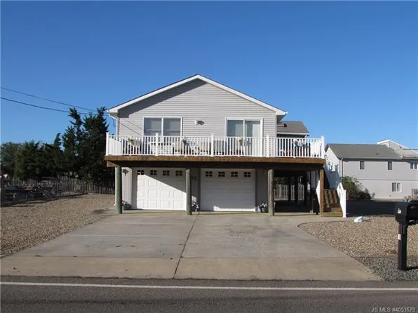 91 Clearwater Dr, Waretown, NJ 08758