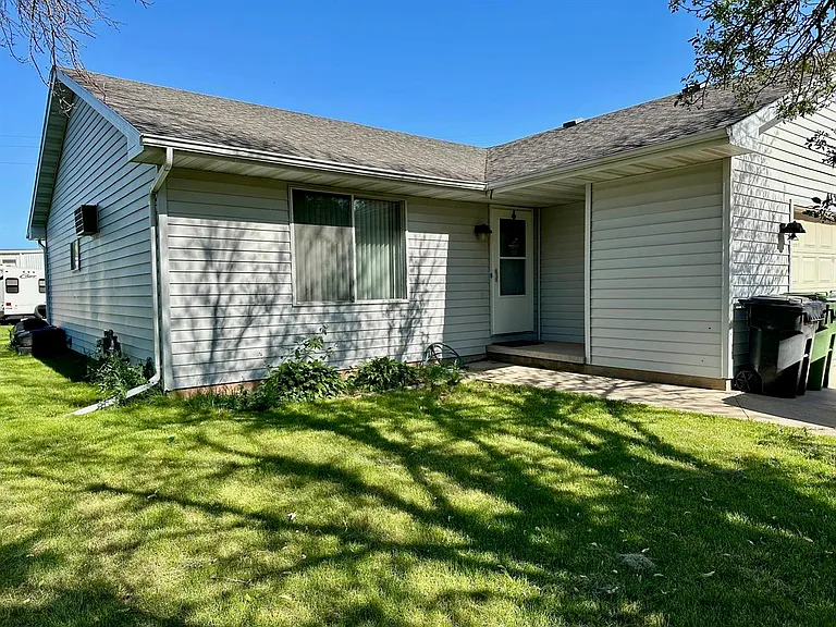 415 Arthur Ct #1 — Photo 17