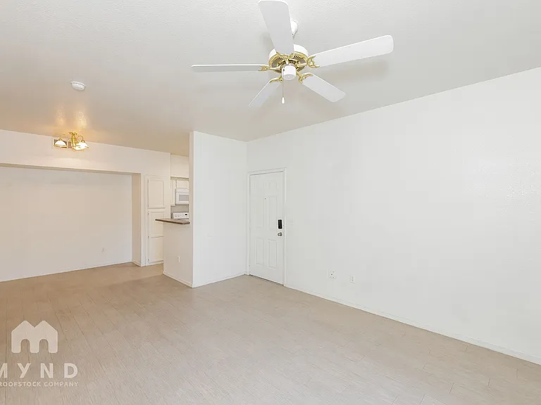 9620 W Russell Rd #1125 — Photo 7