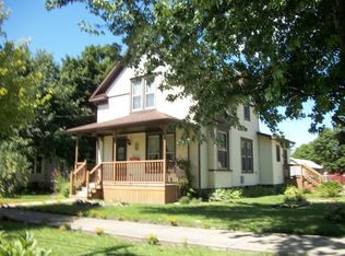 265 W 3rd Ave, Clifton, IL 60927