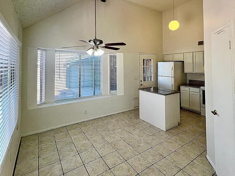 20828 N 21st Ave — Photo 7