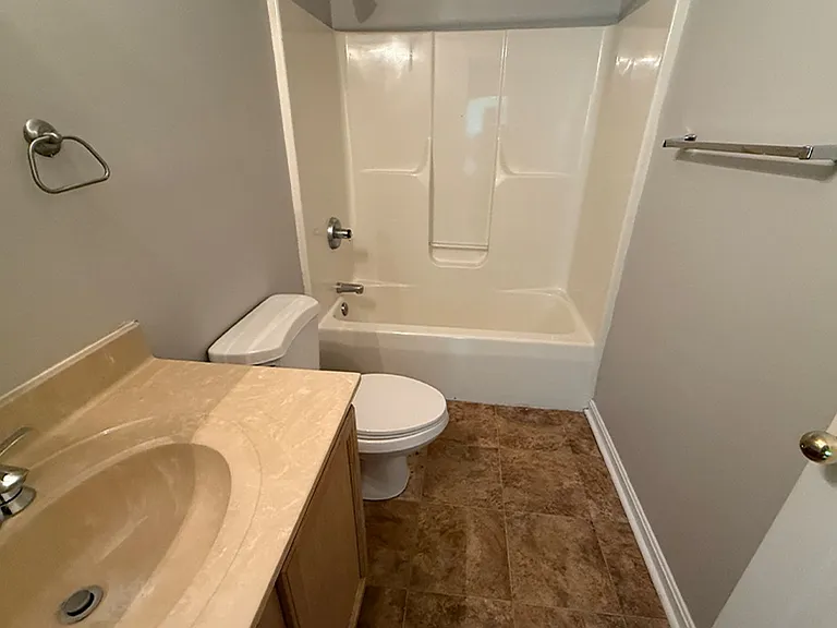 3227 Bishop St — Photo 36