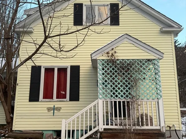 4 Larnard Ct, Amesbury, MA 01913