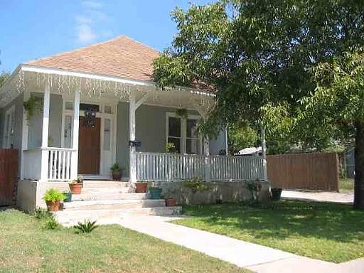 1st image of 1127 ALAMETOS ST