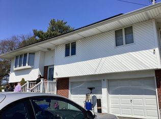 15 Ecker Ave, West Babylon, NY 11704