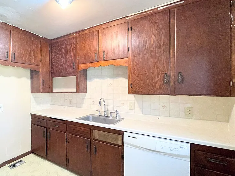 1427 N Harding Ave — Photo 7