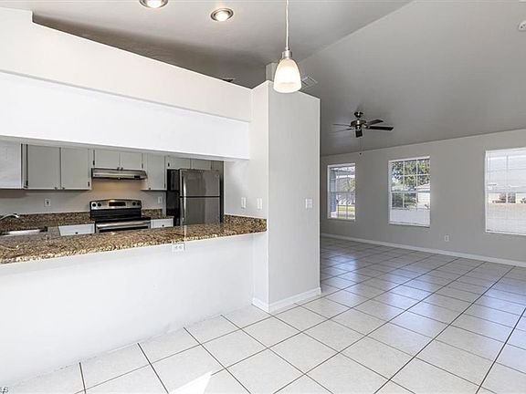 5th image of 814 SW 10th PL